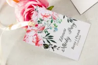 Eleganckie Zawieszki na Wódkę Weselną Piwonie | Zamów u Nas