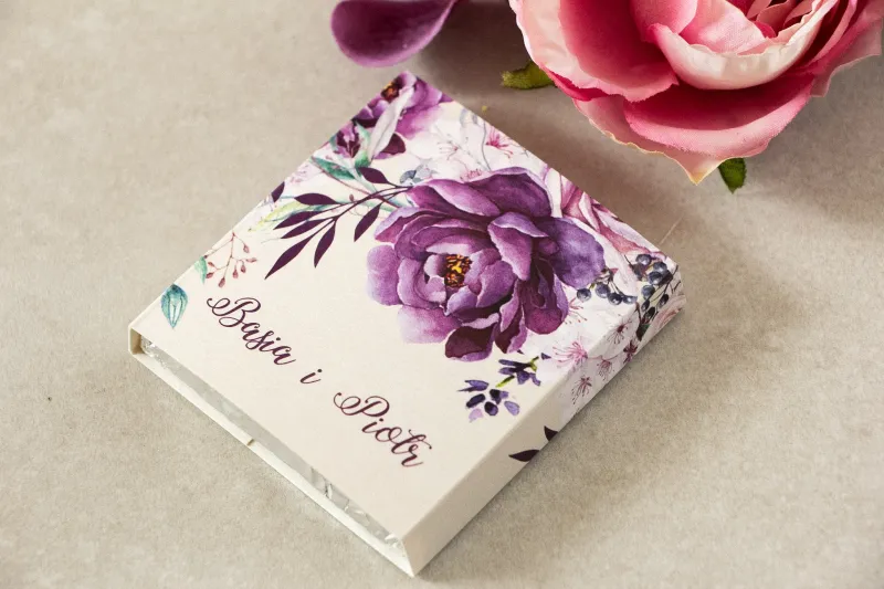 Dank Hochzeitsgästen in Form von Milchschokolade, Deckblatt mit einem Aufdruck von Lavendelzweigen