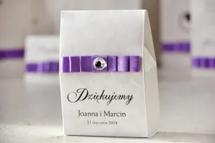 Eine Schachtel für Süßigkeiten als Dankeschön für Hochzeitsgäste - Elegante Kollektion auf Perlenpapier mit Textur