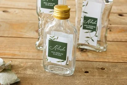Butelki na nalewki weselne - Etykieta z zielonym wzorem | Oryginalne podziękowania dla gości weselnych