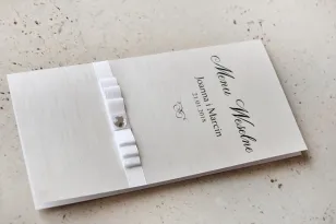 Hochzeitsmenü, Hochzeitstisch - Amaretto Nr. 9 - Perlenpapier mit weißer Schleife und Strasssteinen