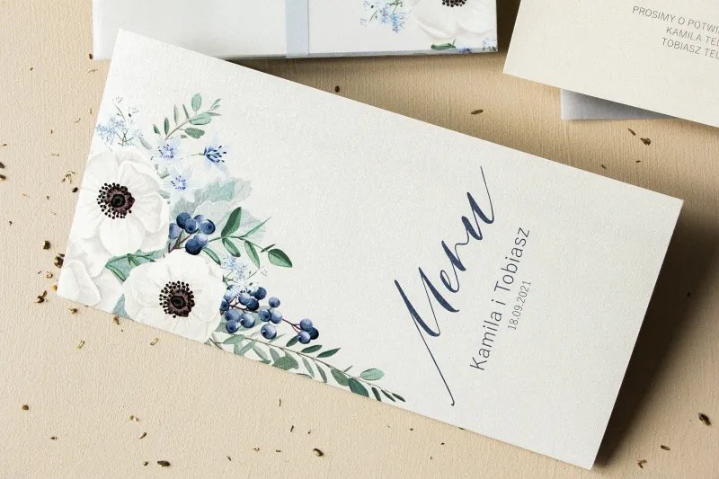 Menu ślubne - na stoły weselne - na perłowym papierze z białymi zawilcami Menu ślubne - na stoły weselne - na perłowym papierze z białymi zawilcami