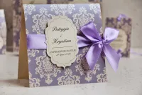 Eleganckie Zaproszenia Ślubne z kokardą na perłowym papierze | Pudrowo-wrzosowe zaproszenia na ślub | Ornament nr 3