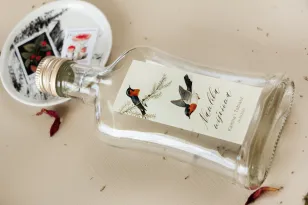 Ślubne Butelki na nalewki, prezenty dla Gości. Etykieta z grafiką ptaków w stylu vintage
