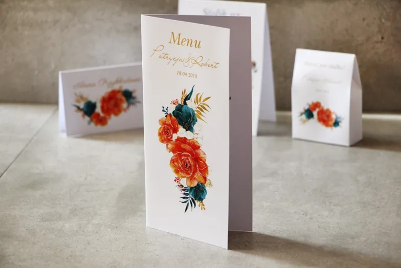 Menu weselne, stół weselny - Cykade nr 6 ze złoceniem - Intensywnie pomarańczowe i szmaragdowe kwiaty Menu weselne, stół weselny - Cykade nr 6 ze złoceniem - Intensywnie pomarańczowe i szmaragdowe kwiaty