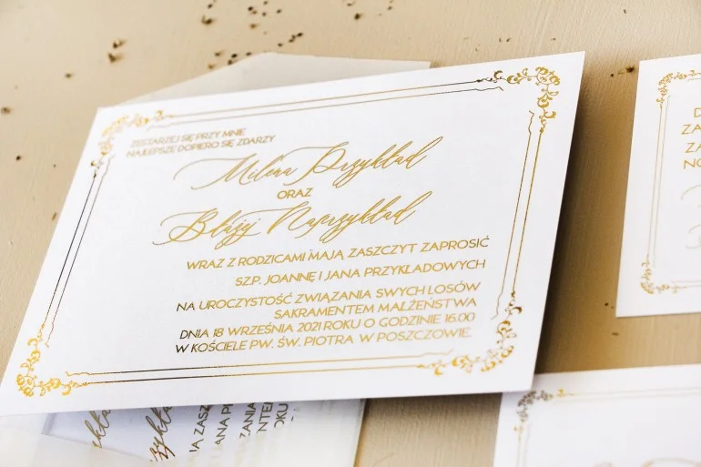 Klasyczne Ślubne Zaproszenia ze złotą ramką i minimalistyczną estetyką | Eleganckie zaproszenia na uroczystość