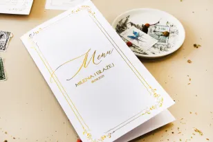 Minimalistyczne Menu ślubne w białym kolorze ze złoceniami
