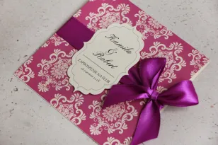 Zaproszenie ślubne perłowe z kokardką- Ornament nr 7 - Elegancki intensywny fiolet na papierze kremowym