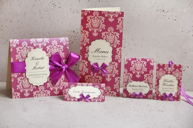 Perłowe Zaproszenia Weselne z fioletowym motywem i efektowną kokardą | Unikalne zaproszenia ślubne glamour