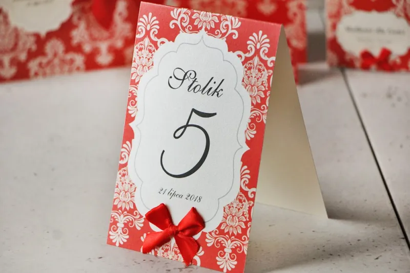 Numery stolików, stół weselny, ślub - Ornament nr 8 - Czerwone z kokardką, papier perłowy