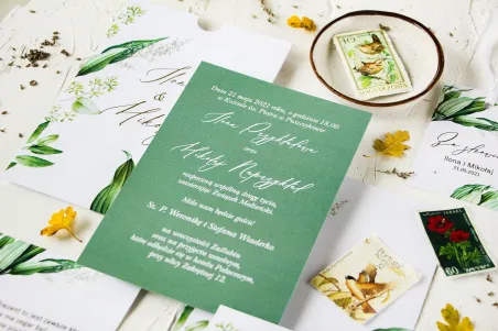 Botaniczne zaproszenia ślubne w eleganckim etui. Zaproszenia w stylu vintage z roślinną grafiką i złoceniem na etui