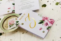 Złocone Numerki na Stół Weselny z Piwoniami | Serenity nr 3