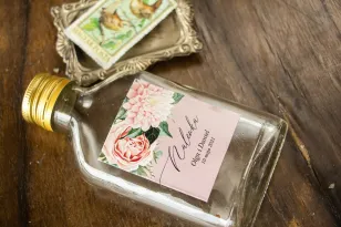 Ślubne Butelki na nalewki - Podziękowania dla Gości. Etykieta w stylu boho utrzymane w pastelowej, różowej barwie
