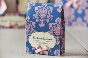 Eine Schachtel, die für Süßigkeiten steht, dank Hochzeitsgästen - Ornament Nr. 10 - Kornblumenrosa Ornamente mit Schleife