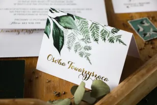 Hochzeitsvignetten mit Vergoldung mit botanischem Motiv. Vignetten mit Farnen und grünen Zweigen