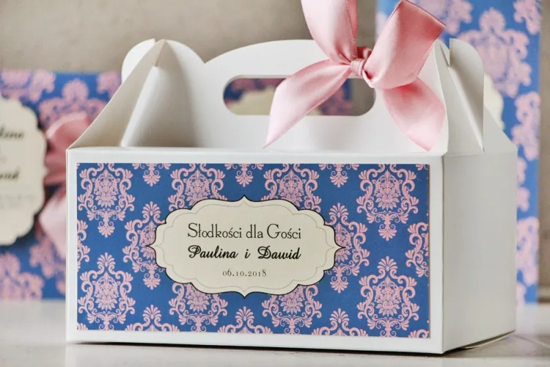 Prostokątne pudełko na ciasto, tort weselny, ślub - Ornament nr 10 - Pudrowy róż i chabrowy