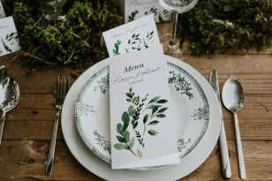 Hochzeitsmenü für Tische, Hochzeitsaccessoires - Schöne Komposition aus aquarellierten grünen Blättern im Stil von Grün