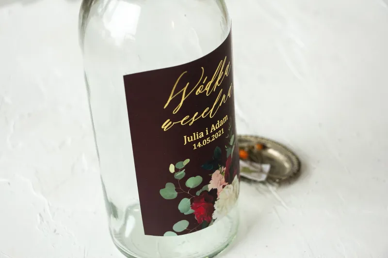 Ślubne, Etykiety na butelki na alkohol ze złoceniami, z czerwonymi różami i piwoniami