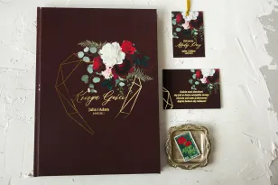 Burgundowa Ślubna Księga Gości ze złoceniami, z czerwonymi różami i piwoniami
