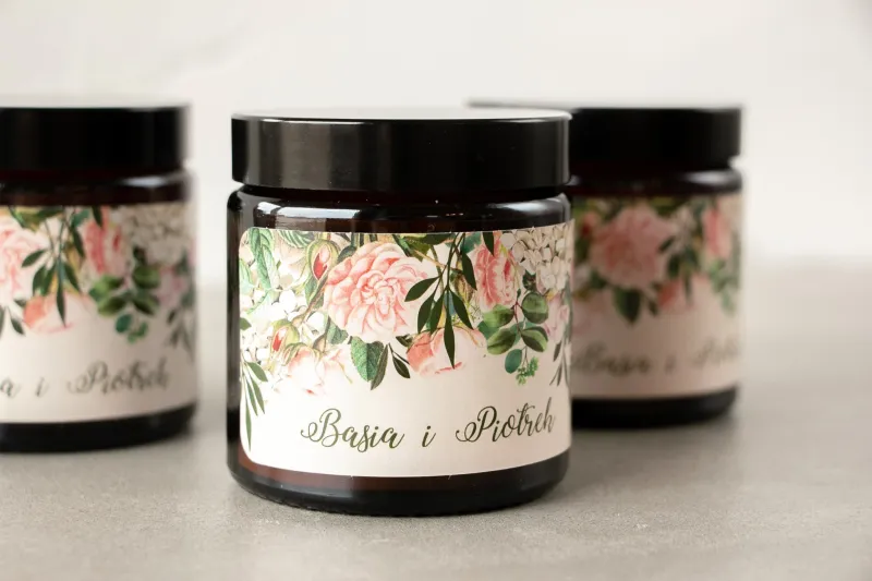 Naturalne Świeczki sojowe - podziękowania dla gości weselnych. Etykieta z nadrukiem pastelowych róż i białych hortensji