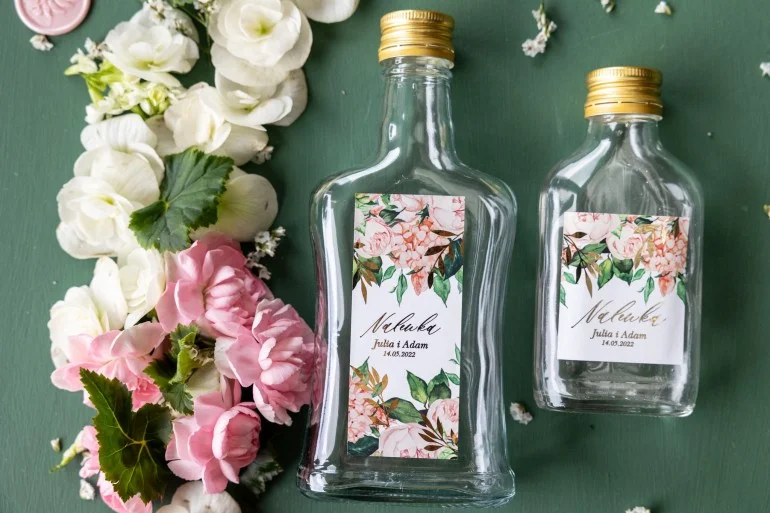 Eleganckie Butelki z różowymi kwiatami | Prezenty dla gości weselnych