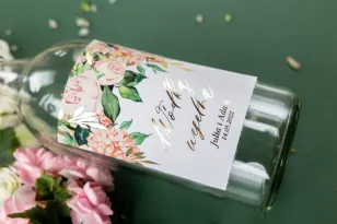 Selbstklebende Etiketten für Hochzeitsalkoholflaschen mit vergoldeten Zweigen, mit rosa Pfingstrosen