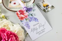 Zawieszki na wódkę weselną z kwiatami Soft nr 7 | Amelia-Wedding.pl