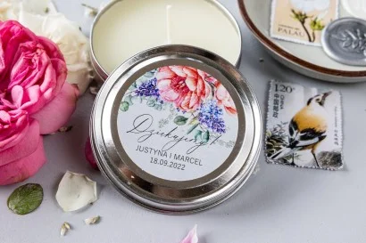 Dekoracyjne Świeczki Zapachowe z Etykietą Kwiatową | Oryginalne Podziękowania dla Gości Weselnych
