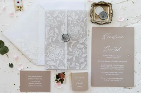 Cremige Hochzeitseinladungen
