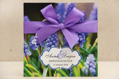 Zaproszenie ślubne, zaproszenia na ślub kwiatowe z kokardą - Felicja nr 4 - Fioletowe szafirki