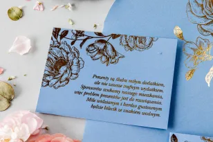 Złocone Bileciki Ślubne w delikatnym kolorze dusty blue z elegancką grafiką.