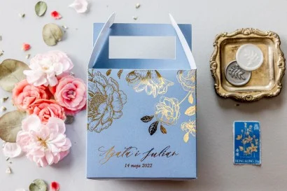 Pudełko na Ciasto weselne w kolorze dusty blue ze złotą grafiką kwiatów | Onyks nr 2 - kwadratowe