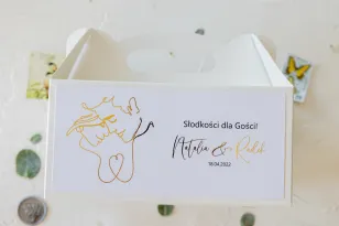 Prostokątne Pudełko na ciasto weselne ze złoceniami w białym kolorze
