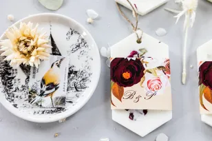 Duftender Sojaanhänger als Dankeschön für Hochzeitsgäste, Herbstverpackung mit Dahlien-Print