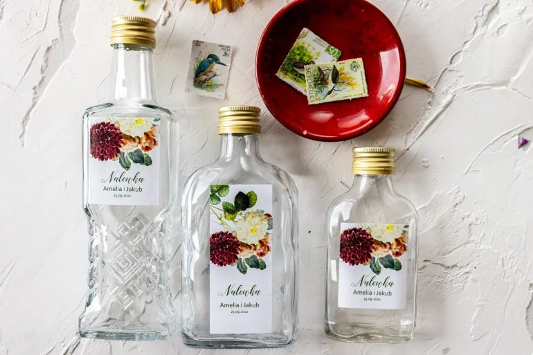 Ślubne Butelki na Nalewki z Herbacianymi Różami | Wyrafinowany Prezent dla Gości