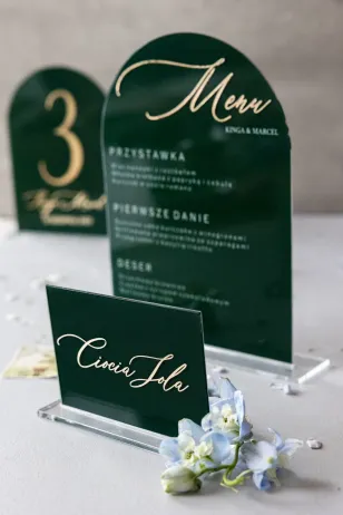 Zielone Menu Weselne na Pleksi Złocone, Elegancka Karta Dań | Menu na Stół Weselny Glamour | Dalia nr 2