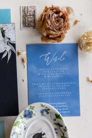 Velours Hochzeitskarte mit weißem Aufdruck aus der Sapphire No. 14 Kollektion