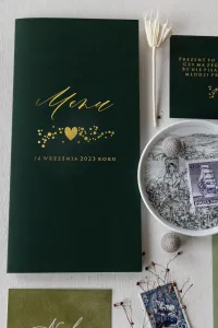 Złocone Menu Weselne Butelkowa Zieleń | Amelia-Wedding.pl