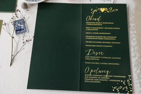 Złocone Menu Ślubne w kolorze butelkowej zieleni ze złotymi gwiazdkami. Złocenie dwustronne w cenie menu.