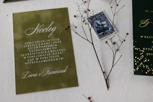 Velours Hochzeitskarte mit weißem Druck auf grünem Velours aus der Simple Kollektion Nr. 2