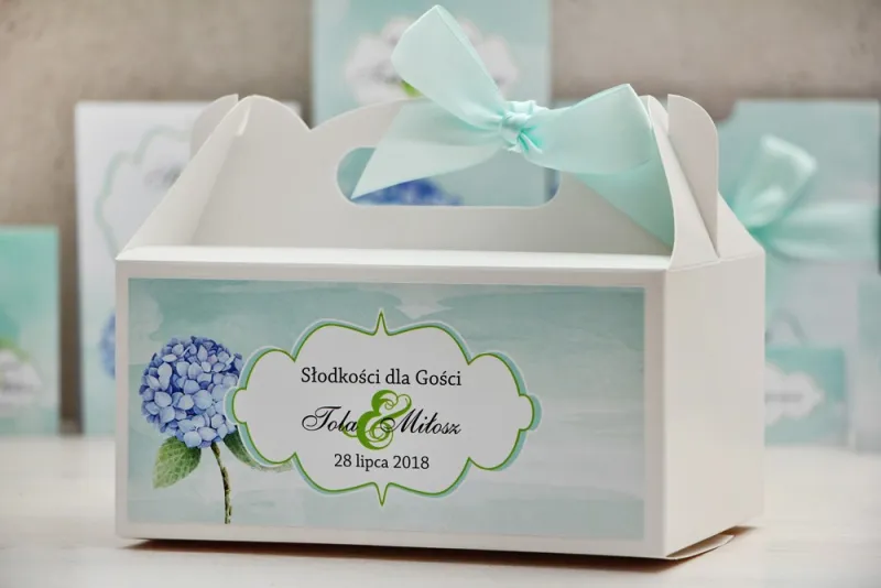 Prostokątne pudełko na ciasto, tort weselny, ślub - Felicja nr 16 - Błękitne hortensje - kwiatowe dodatki ślubne