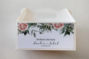 Rechteckige Hochzeitstortenschachtel mit rosa Pfingstrosengrafik von Amelia-Wedding.pl