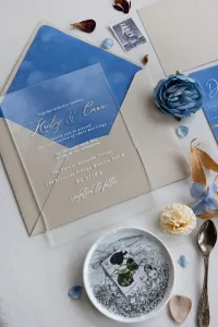 Złocone zaproszenia ślubne na pleksi | Welur | Zamów online