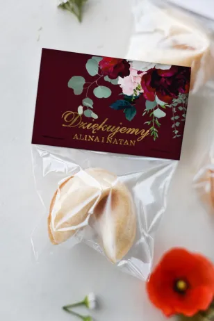 Glückskekse als Dankeschön für Gäste | Einzigartige Vergoldung und Burgundergrafik | ab Amelia-Wedding.pl