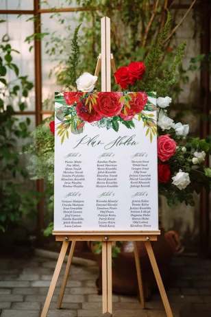 Hochzeitstischplan mit weinroten Rosen mit roten Nelken und Eukalyptus