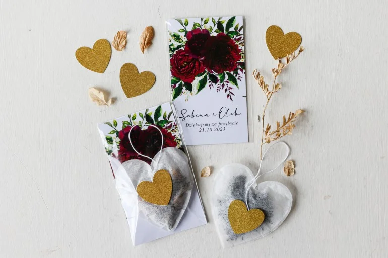 Herbata w kształcie serca z kwiatowym wzorem | Prezenty dla gości weselnych