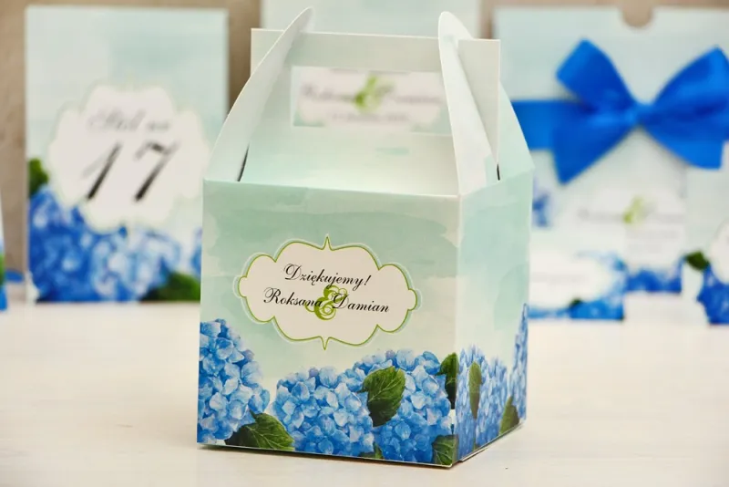 Pudełko na ciasto kwadratowe, tort weselny - Felicja nr 19 - Niebieskie hortensje - kwiatowe dodatki ślubne