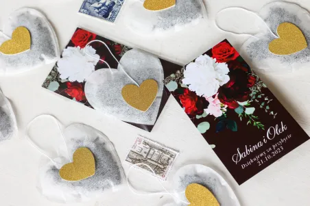 Tee im Herzbeutel mit Blumengrafik | Außergewöhnliche Geschenke für Hochzeitsgäste | Amelia-Wedding.pl