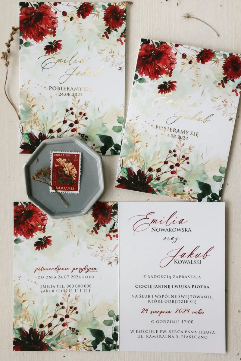 Invitación de boda con toque dorado y flores rojas | Invitaciones de boda Glamour y Boho | Ruskus n.º 1