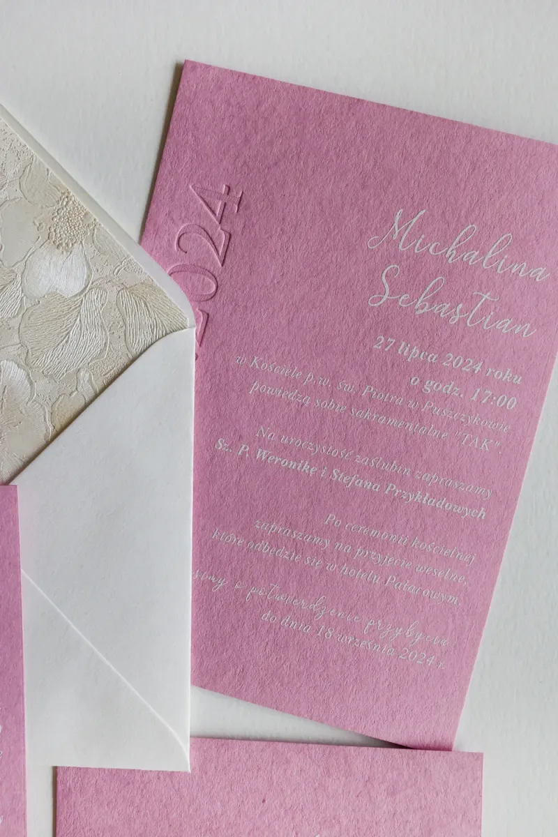 Eleganckie Zaproszenie Ślubne z Tłoczeniem na różowym papierze | Karmen nr 5